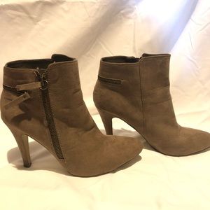 MIA Grey/Beige Booties